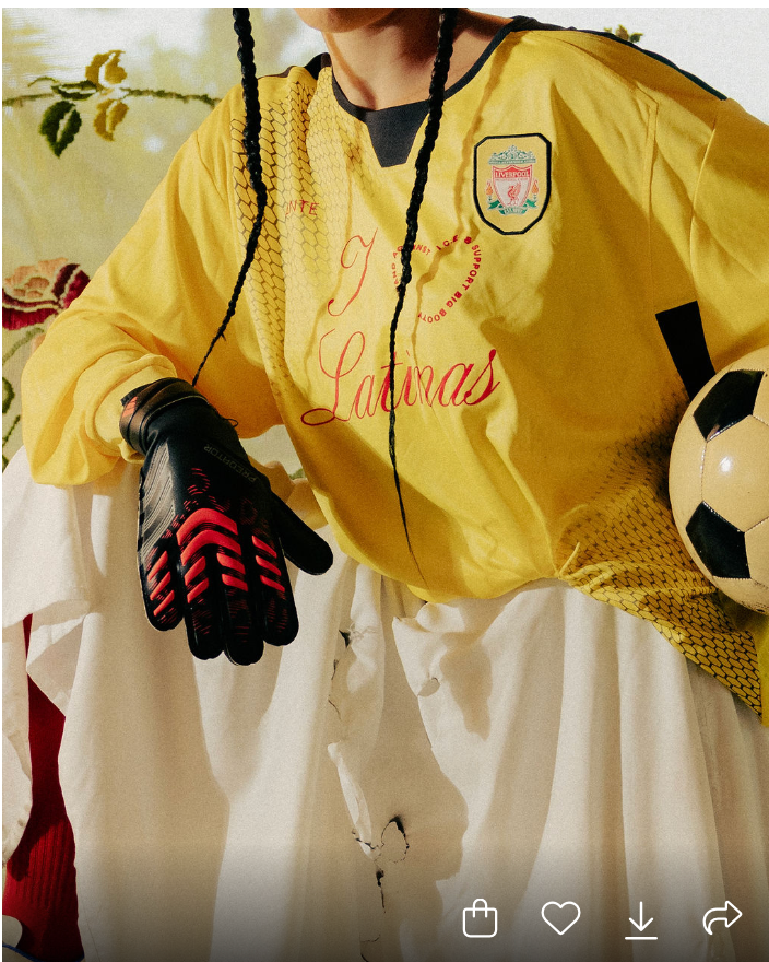 I <3 LATINAS JERSEY - VINTAGE LIVERPOOL FC